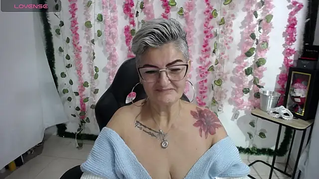 Snapshot of bety-cum2 chatting on 02-19-25, 08:55 bety-cum2 online show from 02-19-25, 08:55