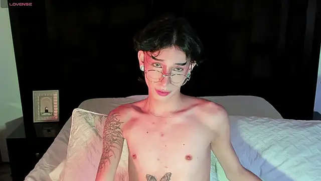 Snapshot of AndyWiilliams chatting on 02-13-25, 11:58 AndyWiilliams online show from 02-13-25, 11:58