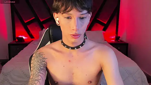 Snapshot of AndyWiilliams chatting on 02-14-26, 01:13 AndyWiilliams online show from 02-14-26, 01:13