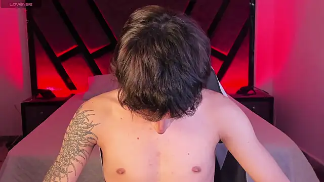 Snapshot of AndyWiilliams chatting on 02-16-26, 09:55 AndyWiilliams online show from 02-16-26, 09:55