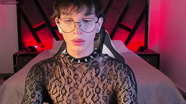 Snapshot of AndyWiilliams chatting on 02-18-26, 10:17 AndyWiilliams online show from 02-18-26, 10:17