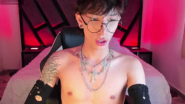 Snapshot of AndyWiilliams chatting on 03-07-26, 09:45 AndyWiilliams online show from 03-07-26, 09:45