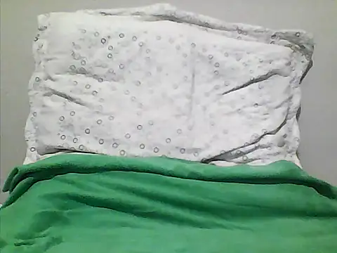 Snapshot of TriggleDee84 chatting on 06-16-26, 02:30 TriggleDee84 online show from 06-16-26, 02:30