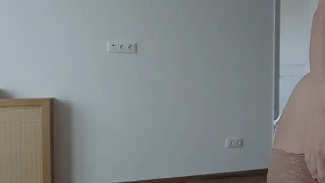 Snapshot of hee_jeen chatting on 09-10-25, 01:55 hee jeen online show from 09-10-25, 01:55