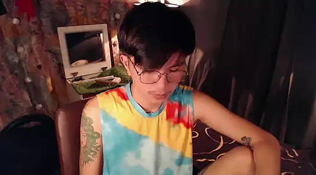 Snapshot of Sexy_Handsome_Drex chatting on 12-05-24, 08:44 Sexy Handsome Drex online show from 12-05-24, 08:44