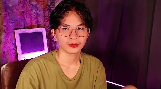 Snapshot of Sexy_Handsome_Drex chatting on 12-24-24, 09:50 Sexy Handsome Drex online show from 12-24-24, 09:50