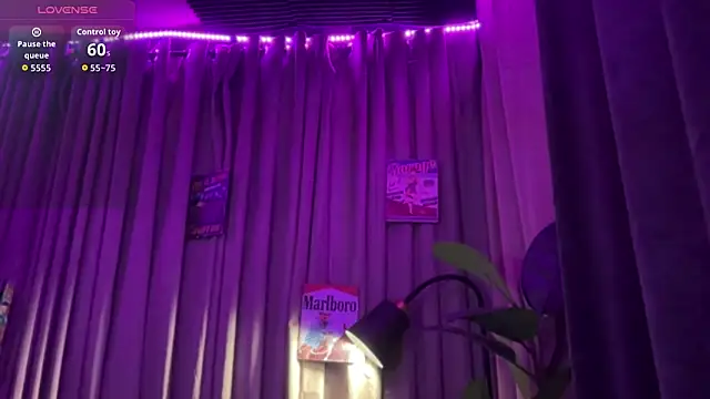 Snapshot of Sexy_Handsome_Drex chatting on 03-08-26, 08:18 Sexy Handsome Drex online show from 03-08-26, 08:18