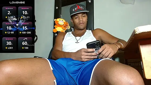 Snapshot of Bigcock_21cm_ chatting on 03-05-26, 10:55 Bigcock 21cm online show from 03-05-26, 10:55