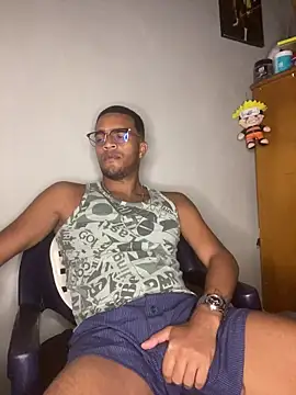 Snapshot of Bigcock_21cm_ chatting on 03-22-26, 02:37 Bigcock 21cm online show from 03-22-26, 02:37