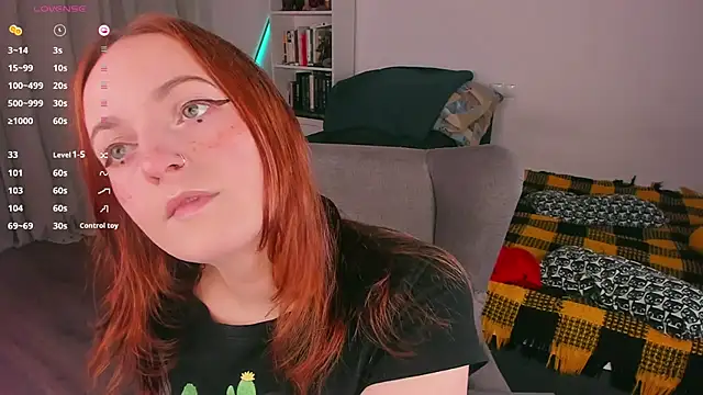 Snapshot of Alice_CutePerv chatting on 10-14-25, 07:36 Alice CutePerv online show from 10-14-25, 07:36