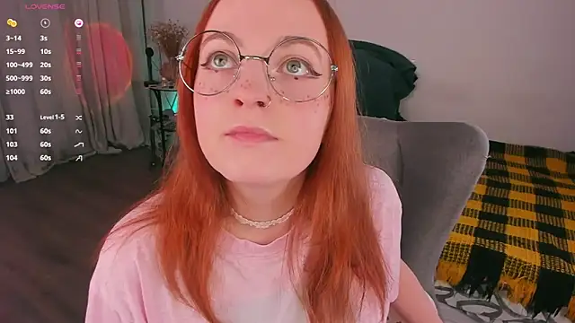 Snapshot of Alice_CutePerv chatting on 11-22-25, 12:37 Alice CutePerv online show from 11-22-25, 12:37