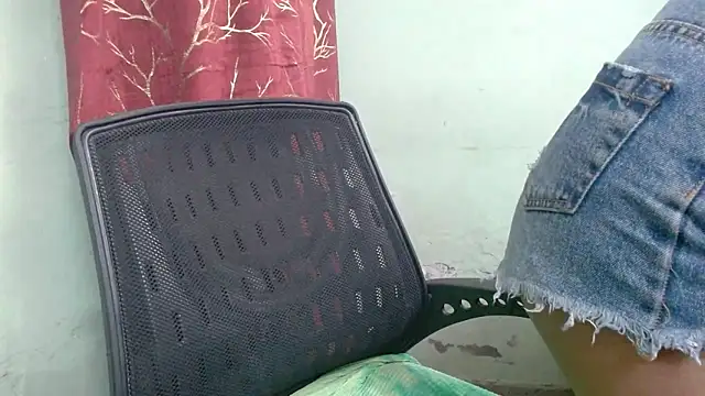 sweet-alia online show from 01-18-26, 02:54