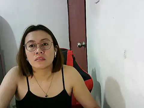 Snapshot of crizzybel chatting on 02-28-25, 04:10 crizzybel online show from 02-28-25, 04:10