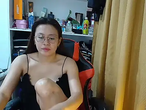 Snapshot of crizzybel chatting on 02-04-26, 05:52 crizzybel online show from 02-04-26, 05:52