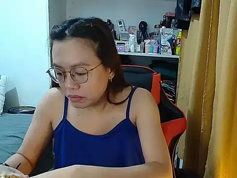 Snapshot of crizzybel chatting on 02-10-26, 10:03 crizzybel online show from 02-10-26, 10:03