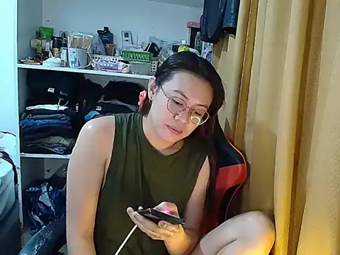 Snapshot of crizzybel chatting on 02-28-26, 06:09 crizzybel online show from 02-28-26, 06:09