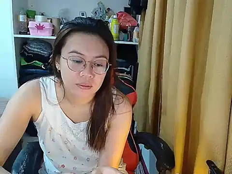 Snapshot of crizzybel chatting on 03-25-26, 06:58 crizzybel online show from 03-25-26, 06:58