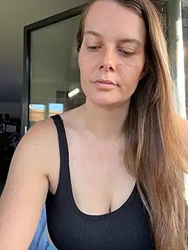 Snapshot of newMichelle chatting on 06-18-26, 05:51 newMichelle online show from 06-18-26, 05:51