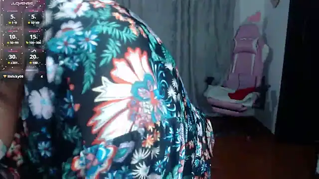 Snapshot of Keyla01_ chatting on 02-07-25, 01:15 Keyla01 online show from 02-07-25, 01:15