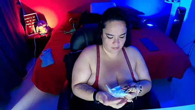 lulubigtitts1 online show from 01-11-26, 04:23