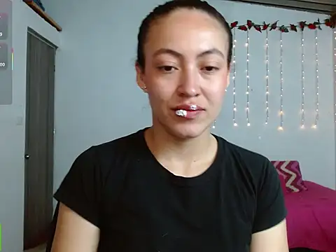 Snapshot of Olivia_Bright chatting on 02-24-26, 06:39 Olivia Bright online show from 02-24-26, 06:39