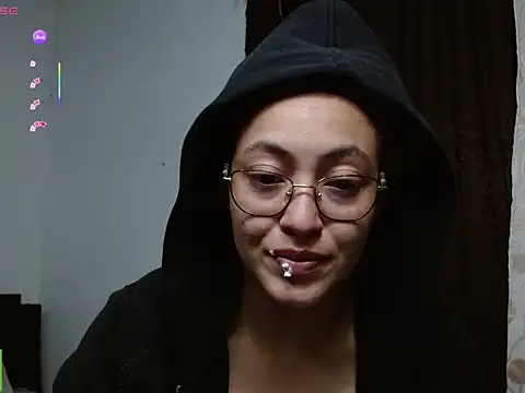 Olivia Bright online show from 06-19-26, 01:54