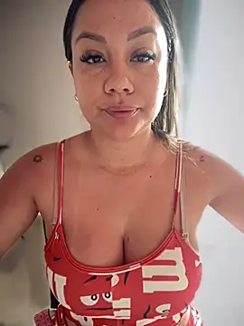 Snapshot of ValeryGrey chatting on 03-05-25, 02:45 ValeryGrey online show from 03-05-25, 02:45