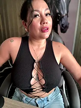 Snapshot of ValeryGrey chatting on 10-17-25, 06:21 ValeryGrey online show from 10-17-25, 06:21