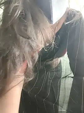 Snapshot of yoursana- chatting on 11-22-25, 04:11 yoursana- online show from 11-22-25, 04:11