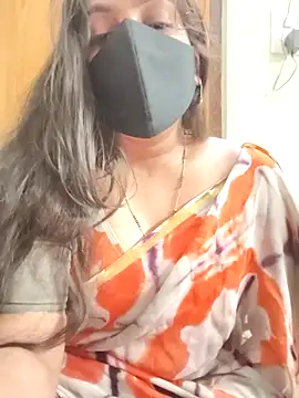 Snapshot of yoursana- chatting on 01-11-26, 04:23 yoursana- online show from 01-11-26, 04:23