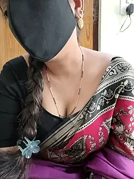 Snapshot of yoursana- chatting on 02-11-26, 04:39 yoursana- online show from 02-11-26, 04:39