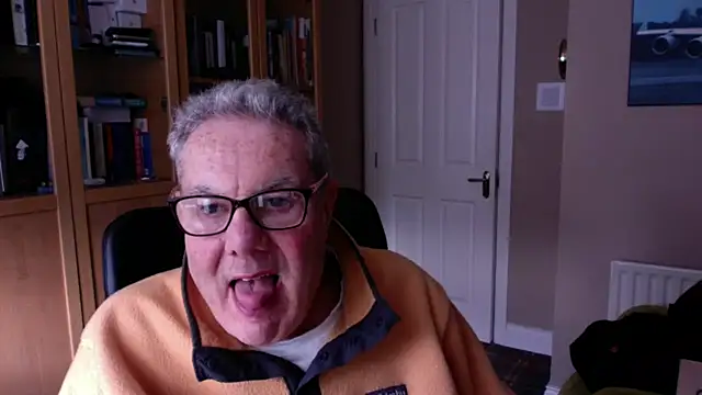 Snapshot of Oldpistolpete chatting on 01-16-25, 03:02 Oldpistolpete online show from 01-16-25, 03:02