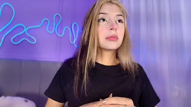 Sofly s online show from 06-04-26, 12:00