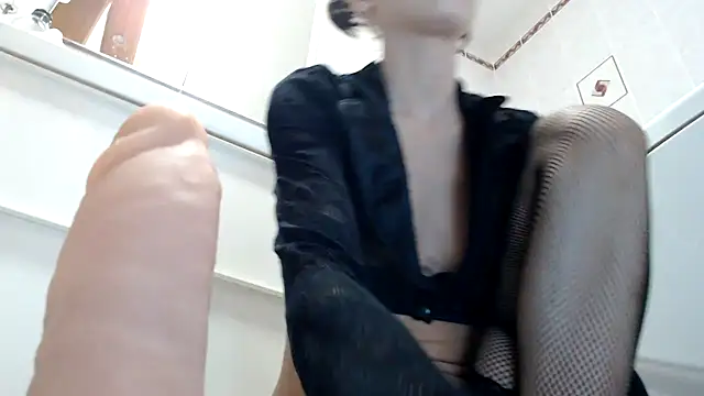 Snapshot of Crazy_team_ chatting on 01-03-25, 05:53 Crazy team online show from 01-03-25, 05:53