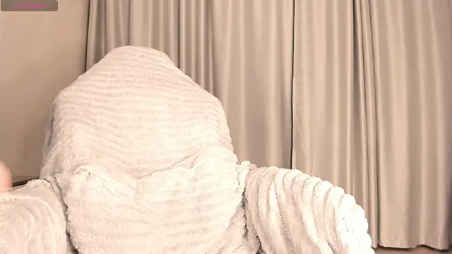 mia lui online show from 07-20-26, 03:14