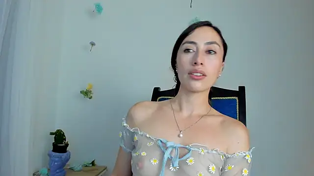 Snapshot of Amatiista chatting on 02-22-25, 12:38 Amatiista online show from 02-22-25, 12:38