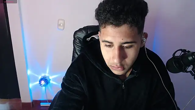 Snapshot of Daiki_Jack chatting on 03-02-25, 03:05 Daiki Jack online show from 03-02-25, 03:05