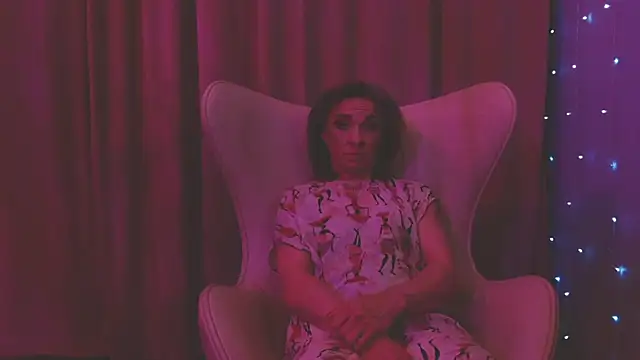 julia renard online show from 02-02-25, 12:40