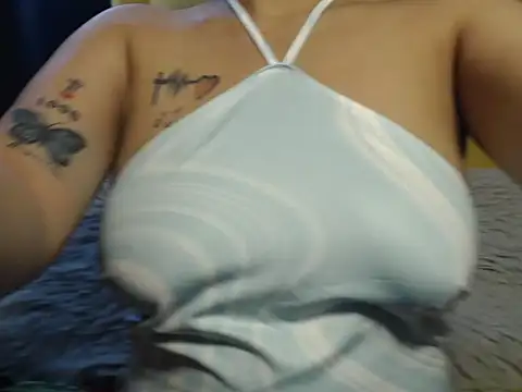 Snapshot of Hotte_Nicky19xxx chatting on 03-23-25, 06:16 Hotte Nicky19xxx online show from 03-23-25, 06:16