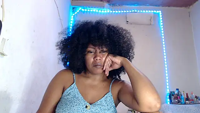 Snapshot of cherry_cleou chatting on 12-18-25, 03:07 cherry cleou online show from 12-18-25, 03:07