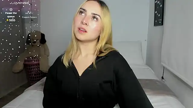 sophi mooreno online show from 03-22-25, 02:27