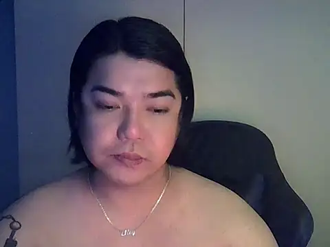 StrawberryWine07 online show from 04-19-26, 06:02