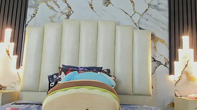 mollieblue69 online show from 03-13-25, 07:17