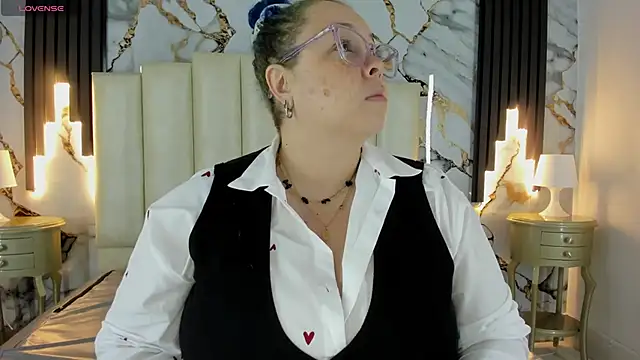 mollieblue69 online show from 10-04-25, 12:58