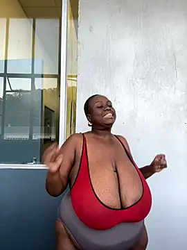 Snapshot of Biggblackboobs chatting on 11-20-25, 04:29 Biggblackboobs online show from 11-20-25, 04:29