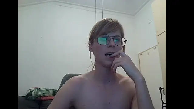 Snapshot of SavannaGirly chatting on 11-17-25, 07:52 SavannaGirly online show from 11-17-25, 07:52