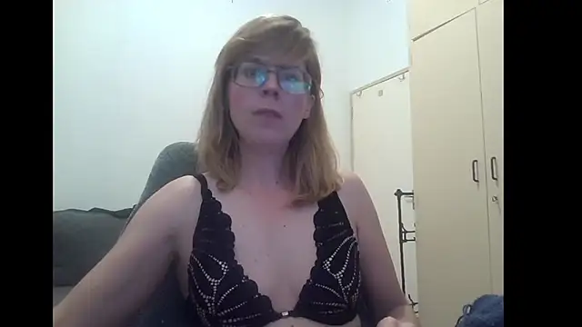 Snapshot of SavannaGirly chatting on 12-16-25, 10:09 SavannaGirly online show from 12-16-25, 10:09