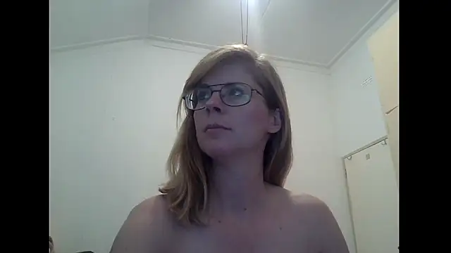 Snapshot of SavannaGirly chatting on 01-09-26, 12:08 SavannaGirly online show from 01-09-26, 12:08