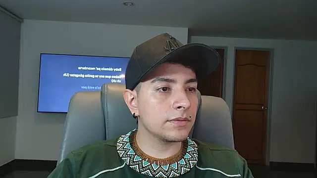 Jhoan saenz online show from 11-08-25, 01:17