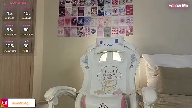 Snapshot of LisaSweetie chatting on 12-19-24, 06:12 LisaSweetie online show from 12-19-24, 06:12